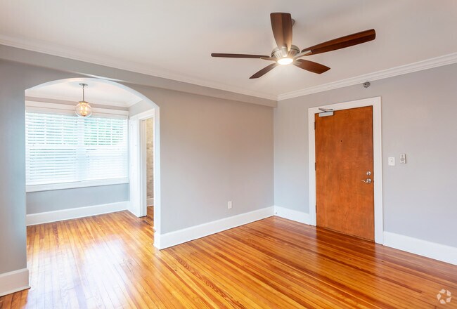 1 BD/ 1 BA - 550 SqFt Unit #18 - Living Area & Dining Room - Inezda Apartments