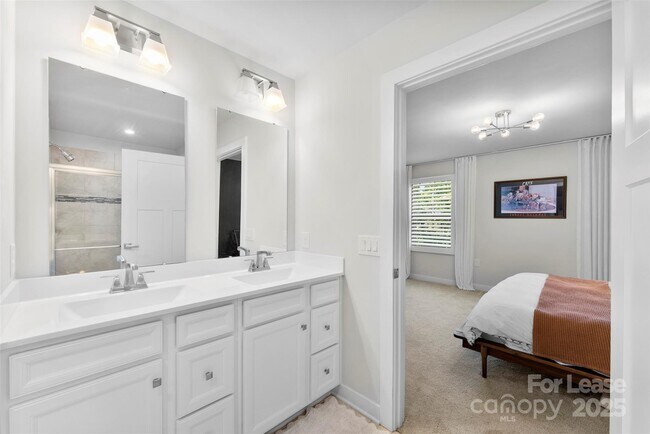 Building Photo - 2217 GoldWood Dr