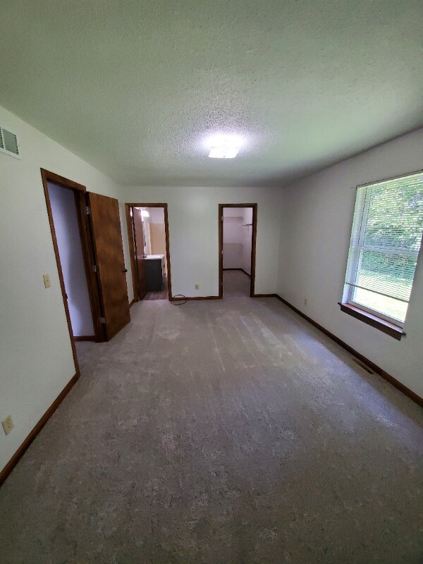 Building Photo - 276 W Pinehurst St