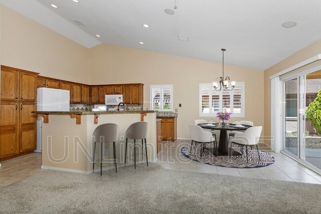 Building Photo - 1371 Kwana Ct