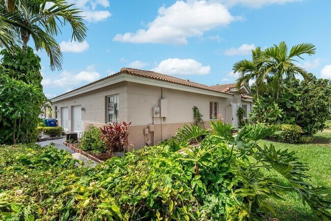 Building Photo - 1881 SW 116th Way