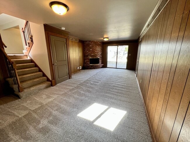 Building Photo - Amazing 4 Bedroom Home!