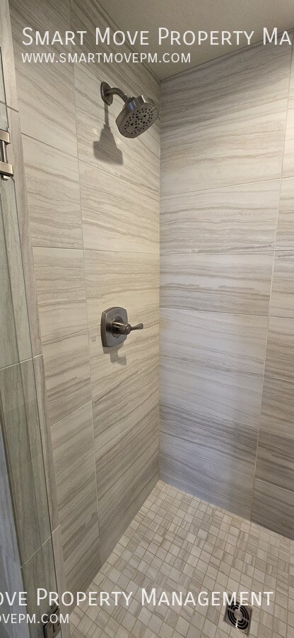 Building Photo - 3213 S Shadywood Way