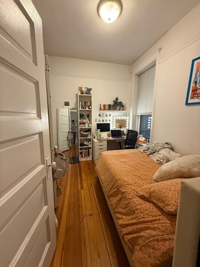 Building Photo - 12 W Chestnut St