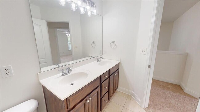 Building Photo - 3249 Brockenhurst Dr