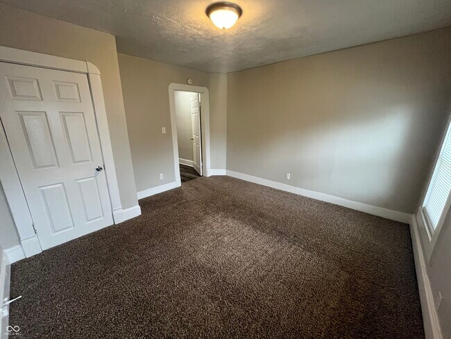 Building Photo - 2114 S Woodlawn Ave