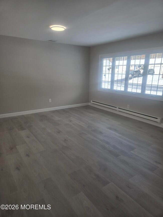 Building Photo - 361 Constitution Dr