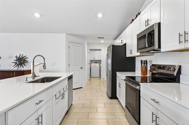 Building Photo - 15217 Zircon Red Dr