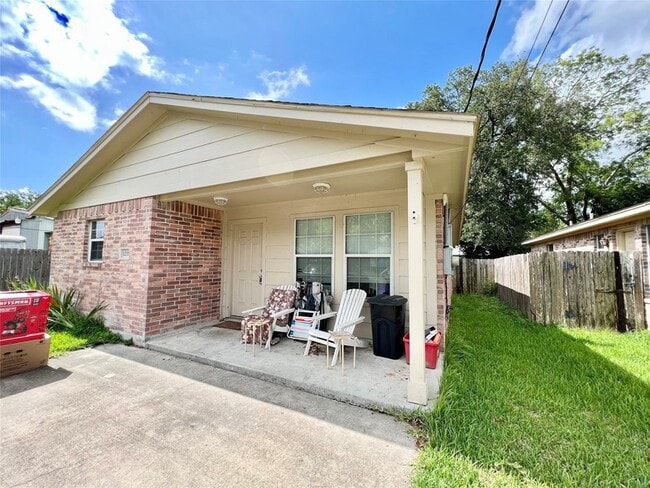 Building Photo - 12117 11th St