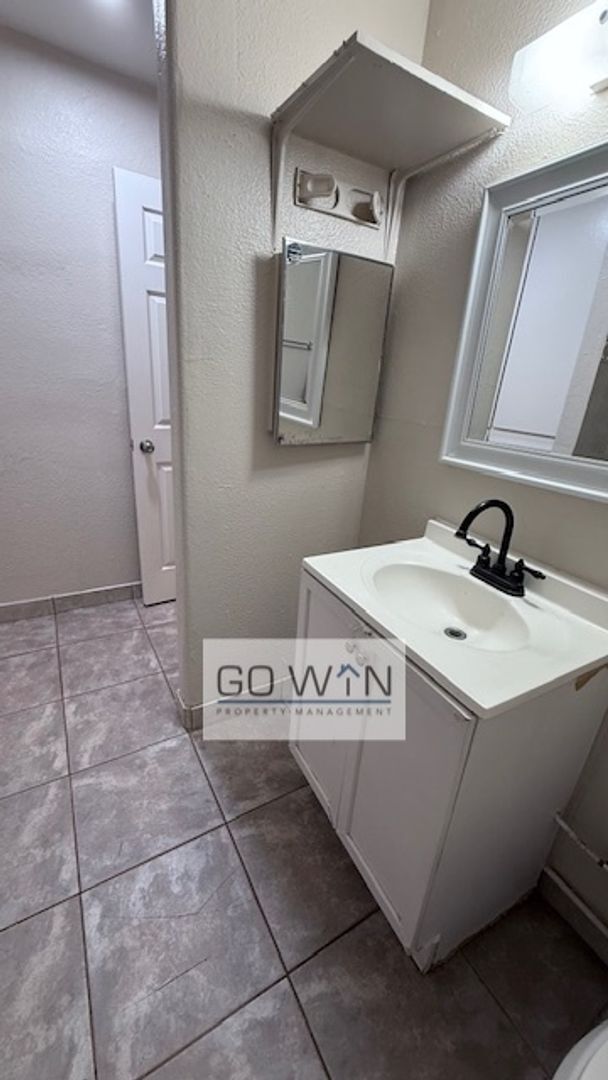 Building Photo - 3546 W Roosevelt St