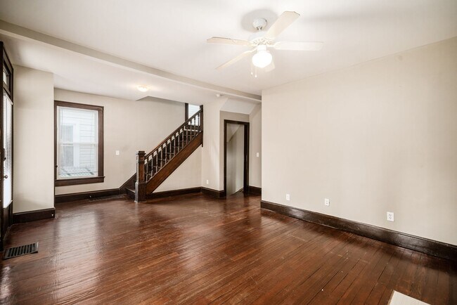 Building Photo - 144 E Tompkins St