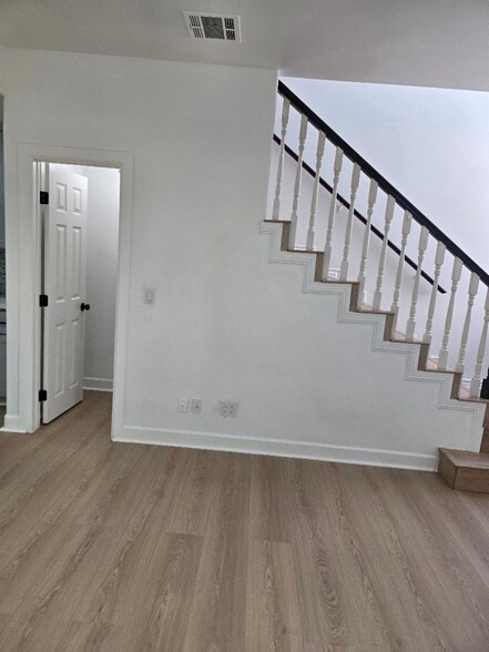 Building Photo - 418 E Hardy St