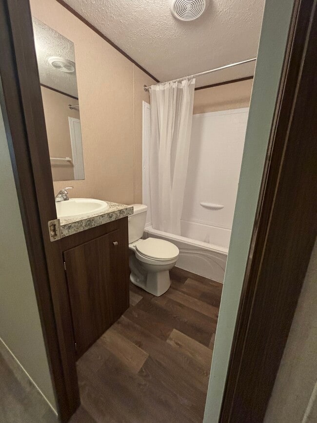 Building Photo - 2565 Culbreth Dr
