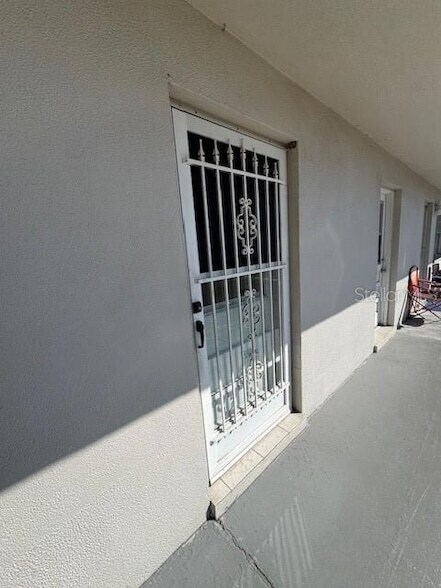 Building Photo - 3325 Bee Ridge Rd