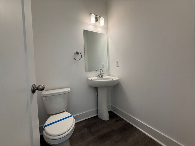 Building Photo - 3BR/3.5BA 3-Story Townhome w/ Quartz + W/D in Decatur