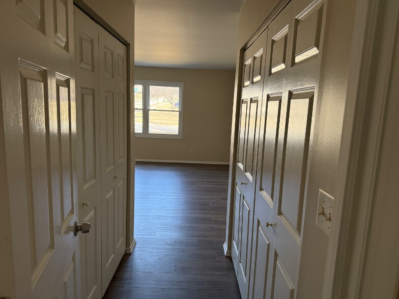 Building Photo - 1431 Brookwood Cir