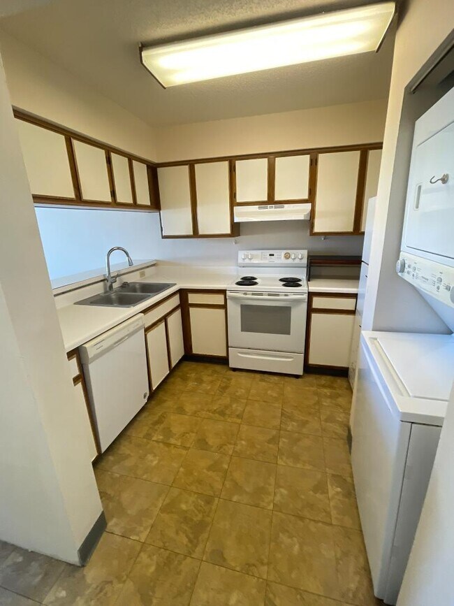 Building Photo - 3930 S Roosevelt Blvd