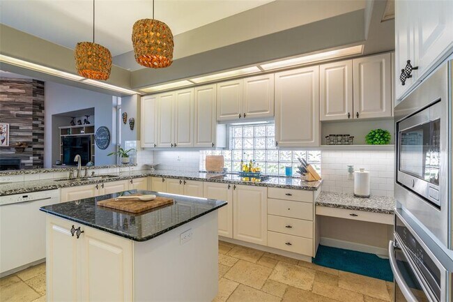 Building Photo - 10525 Cory Lake Dr