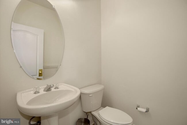 Building Photo - 23353 Lennoxville Way