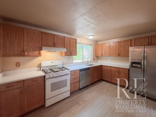 Building Photo - 7880 Oxbow Ave