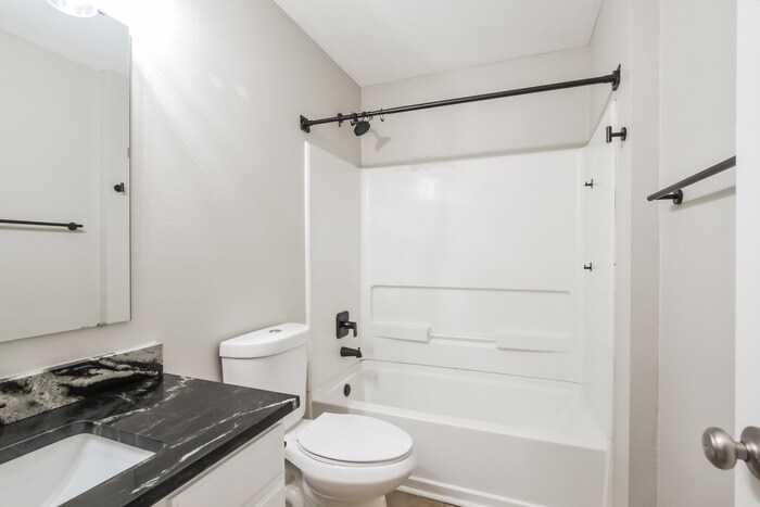 Building Photo - 547 Reed Ct