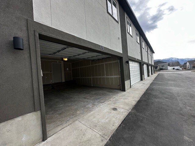Building Photo - Springville TH 53