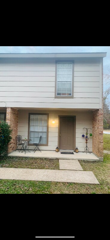 Building Photo - 14732 Hooper Rd