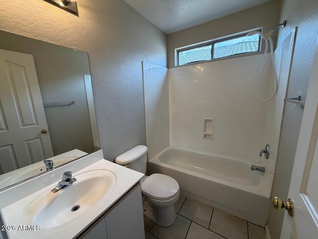 Building Photo - 12809 W Dreyfus Dr