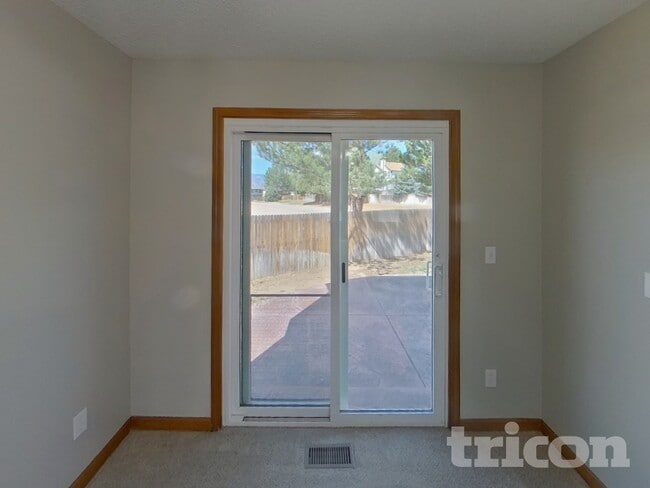 Building Photo - 1040 Catherwood Dr