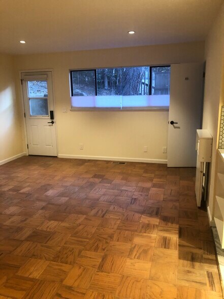 Building Photo - 423 Durant Way