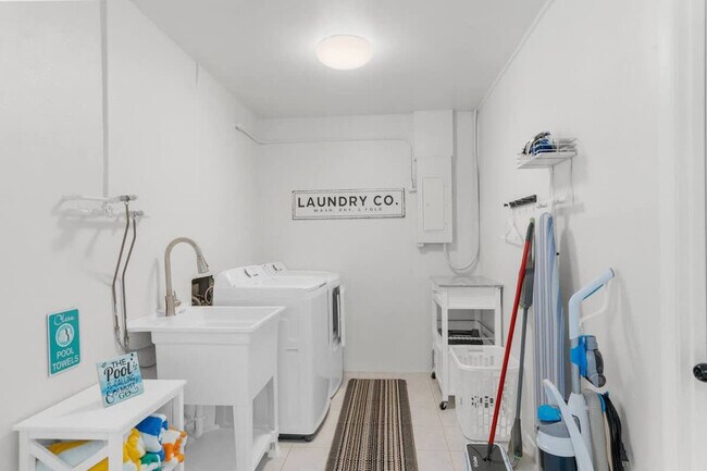 Building Photo - 31178 Park Ridge Dr