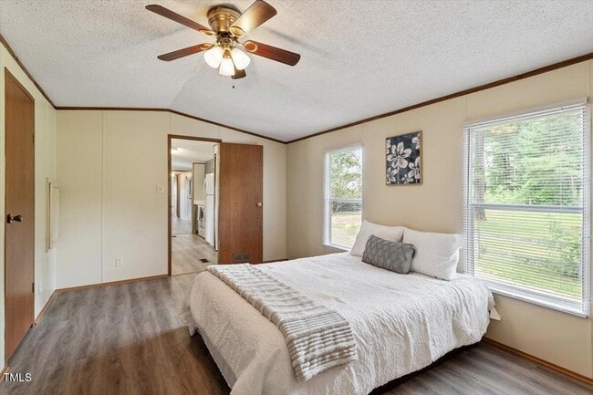 Building Photo - 10317 Giles Rd