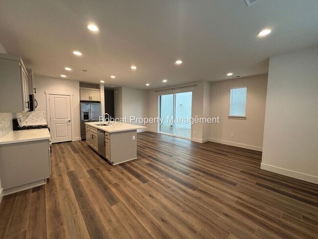 Building Photo - 1112 Little Ln