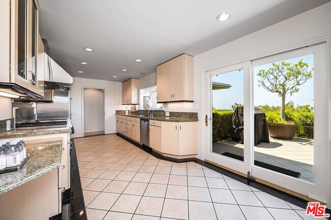 Building Photo - 9656 Lawlen Way