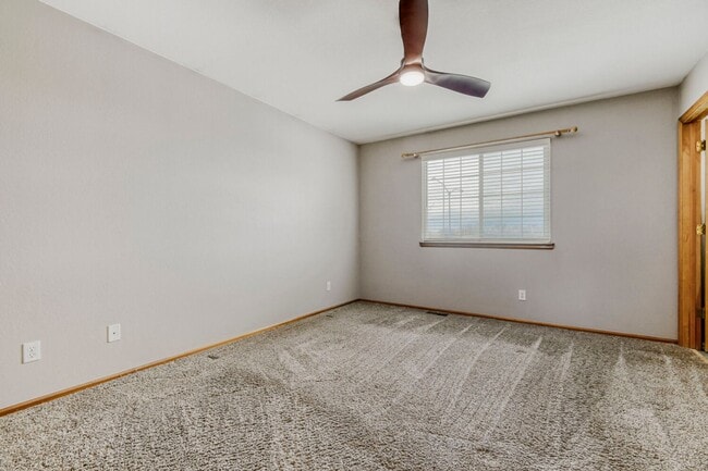 Building Photo - Well Maintained Home in Thornton