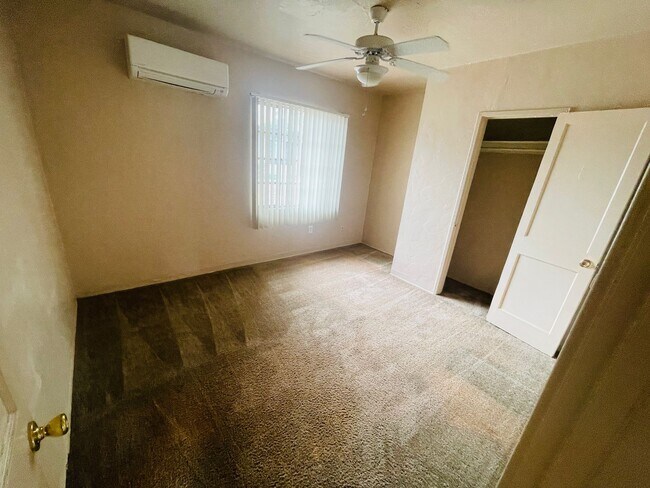 Building Photo - Two Bedroom w/ A/C, Yard and Carport - 500...