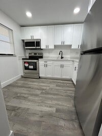Building Photo - 8875 Fontainebleau Blvd