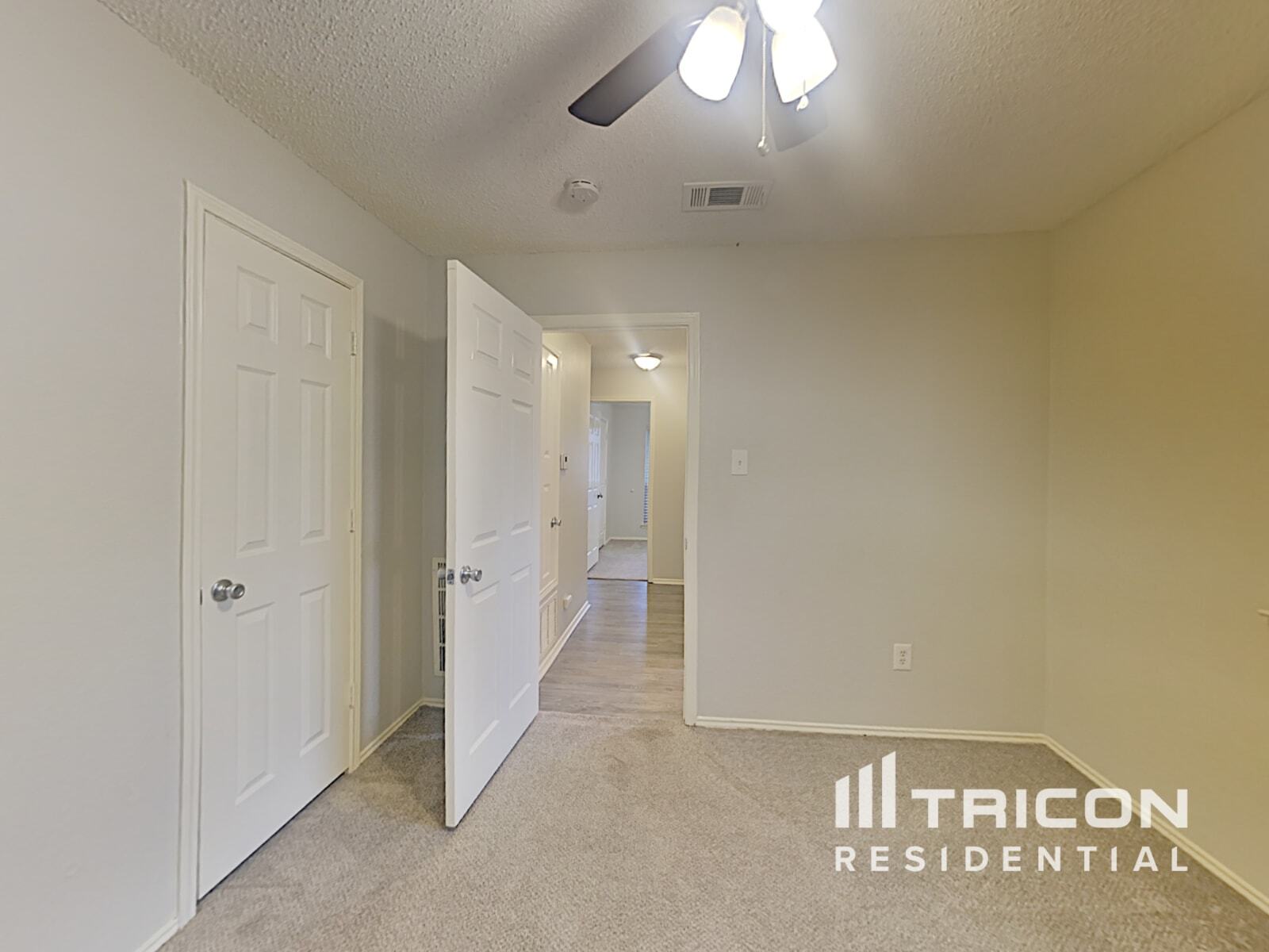 Building Photo - 7015 Escondido Dr