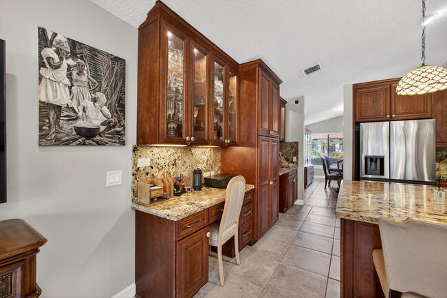 Building Photo - 168 Thornton Dr