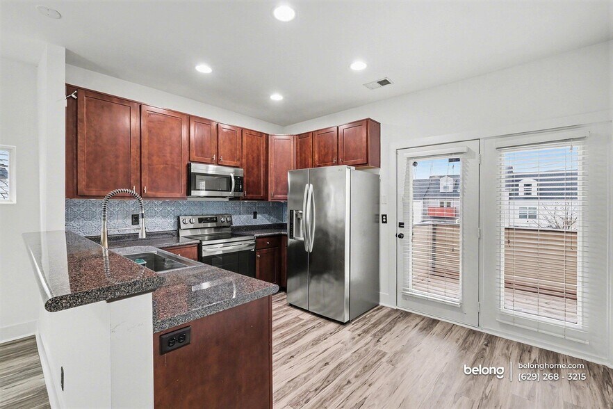 Building Photo - 3704 Lausanne Dr