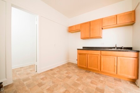 Building Photo - 7956 S Aberdeen St 1108-10 W 80th Chicago, IL 60620