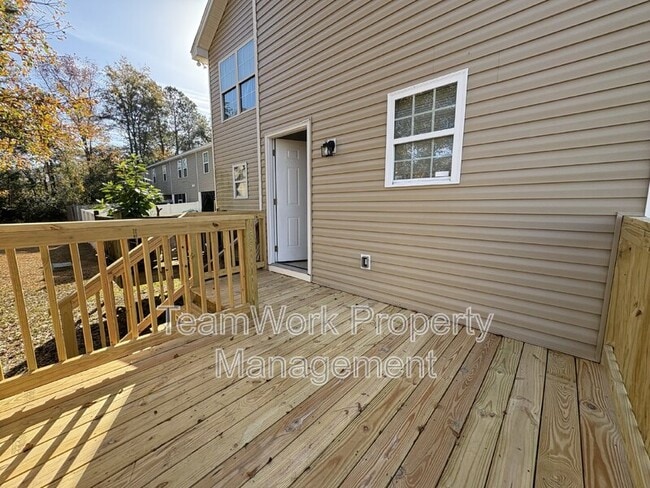 Building Photo - 131 Boone St