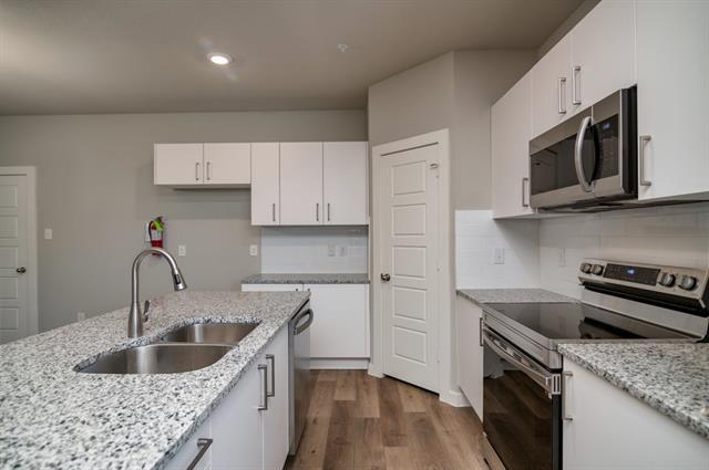 Building Photo - 721 Harvest Moon Dr