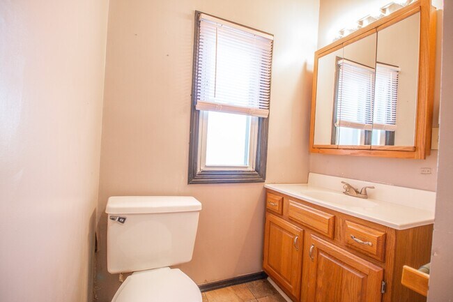 Building Photo - 454/456 Pine Street