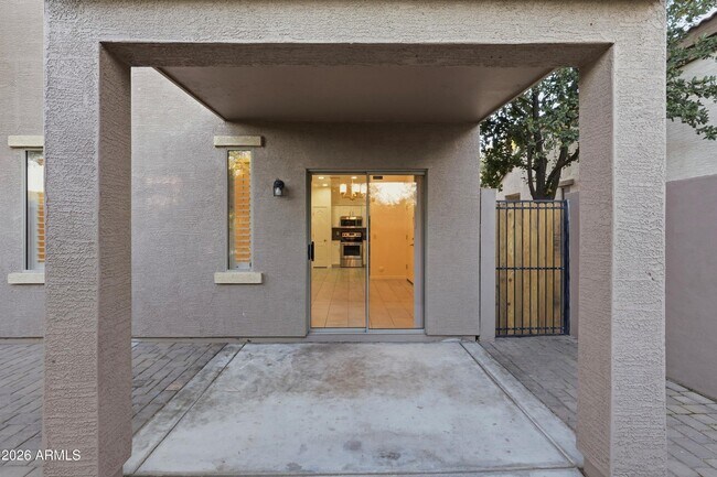 Building Photo - 7527 S 13th Pl