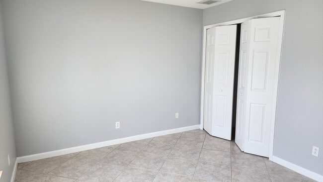 Building Photo - 5610 NW North Crisona Cir