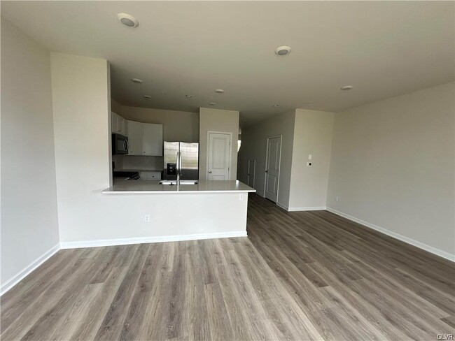 Building Photo - 1191 Susan Cir