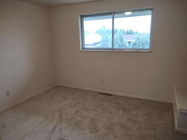 Building Photo - 3639 Garland Ct