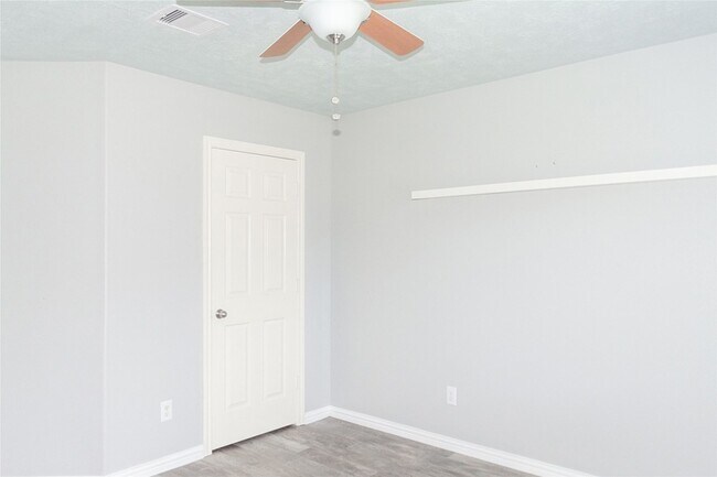 Building Photo - 822 Oak Lodge Ct