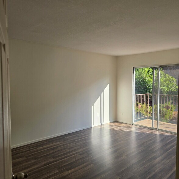 Building Photo - 2616 Alpine Blvd